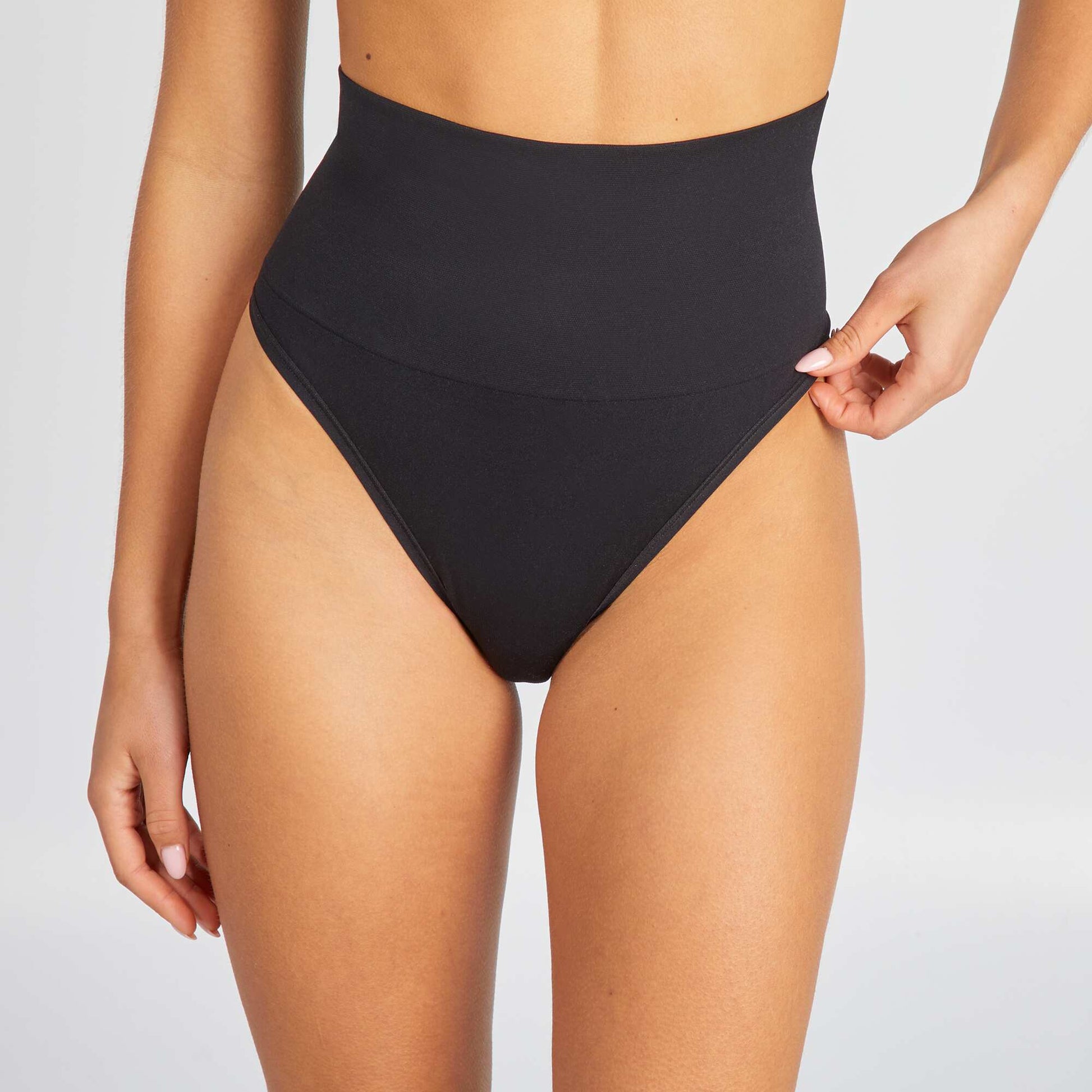 Shaping Thong BLACK