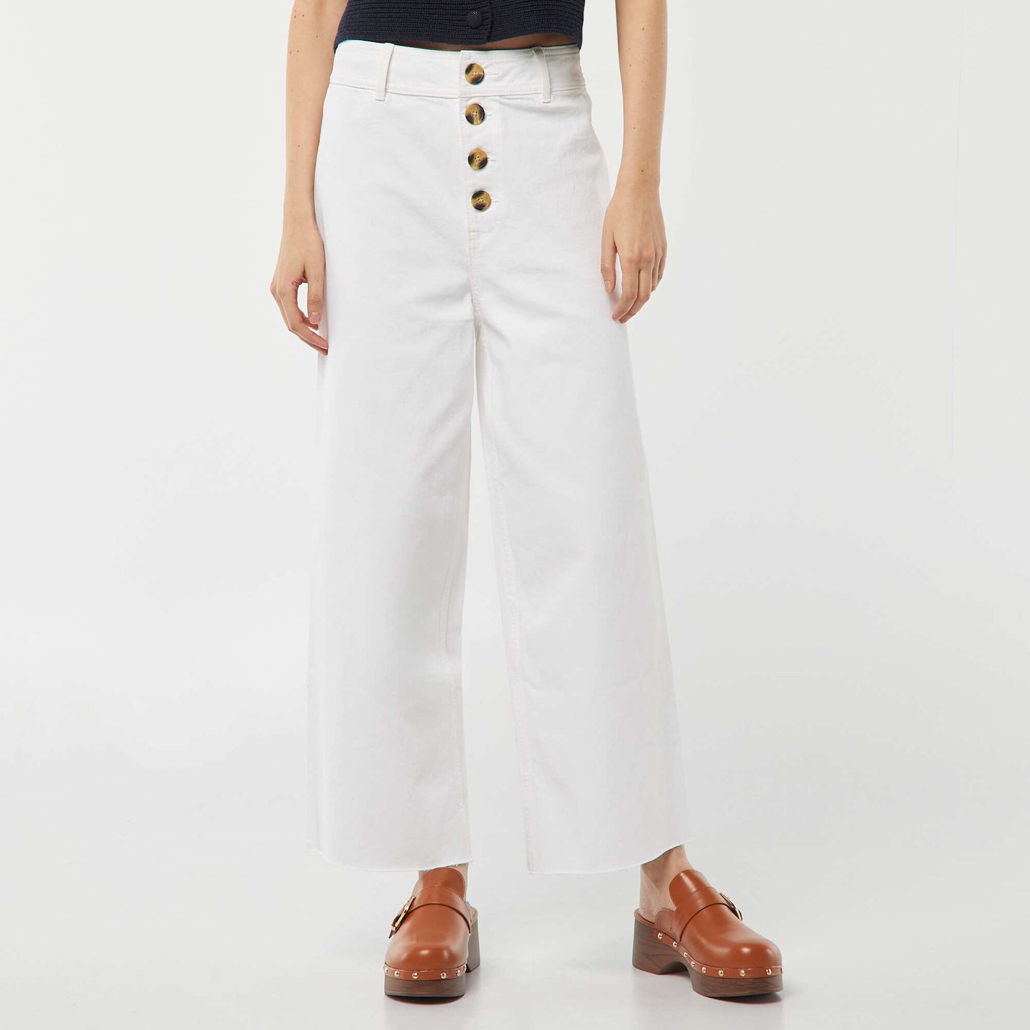 Wide-leg jeans with stylish button fastening WHITE