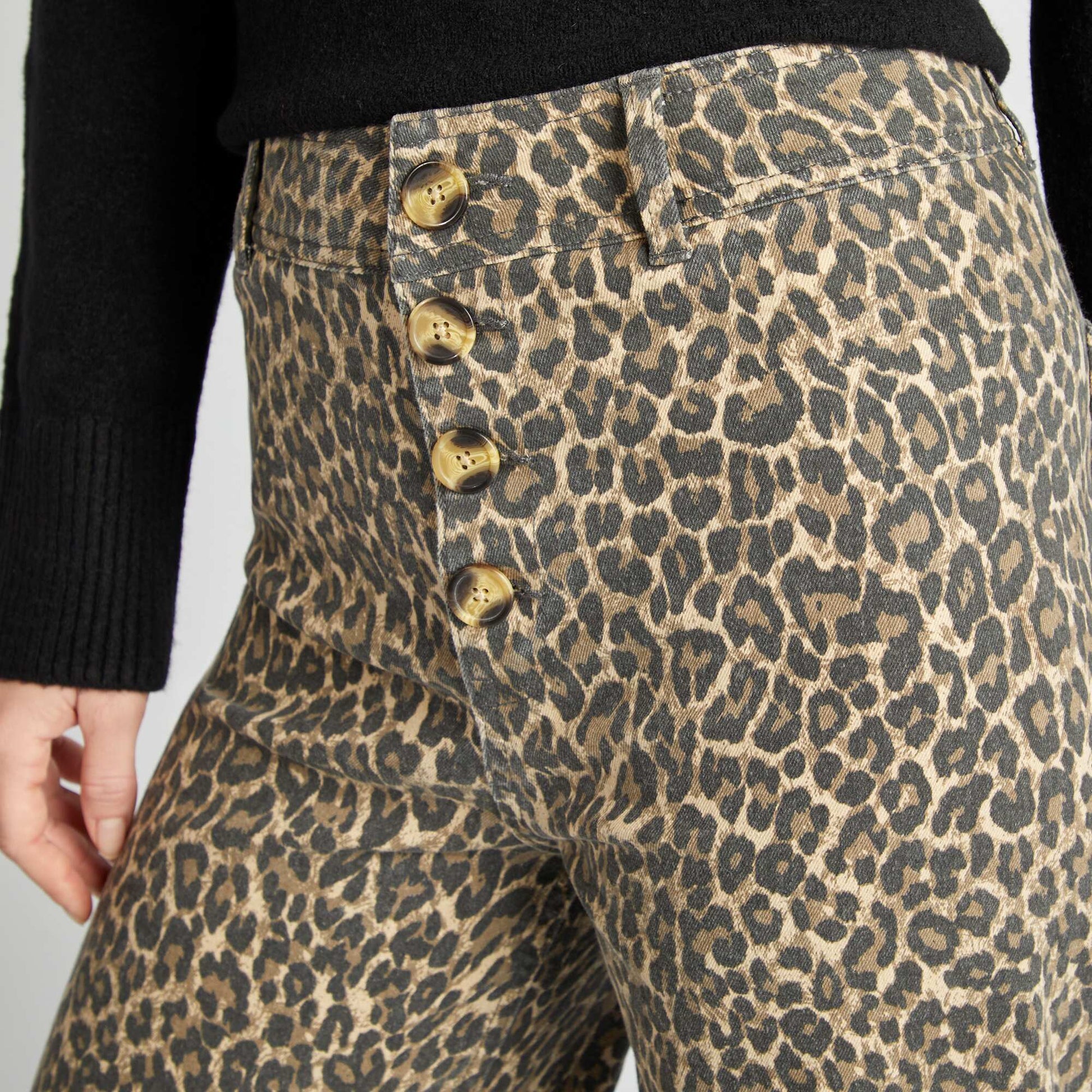 Wide-leg jeans with stylish button fastening BEIGE