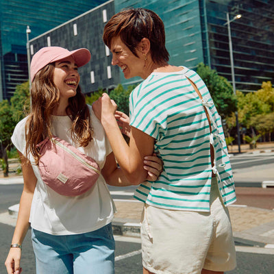 Short-sleeved T-shirt with open back GREEN