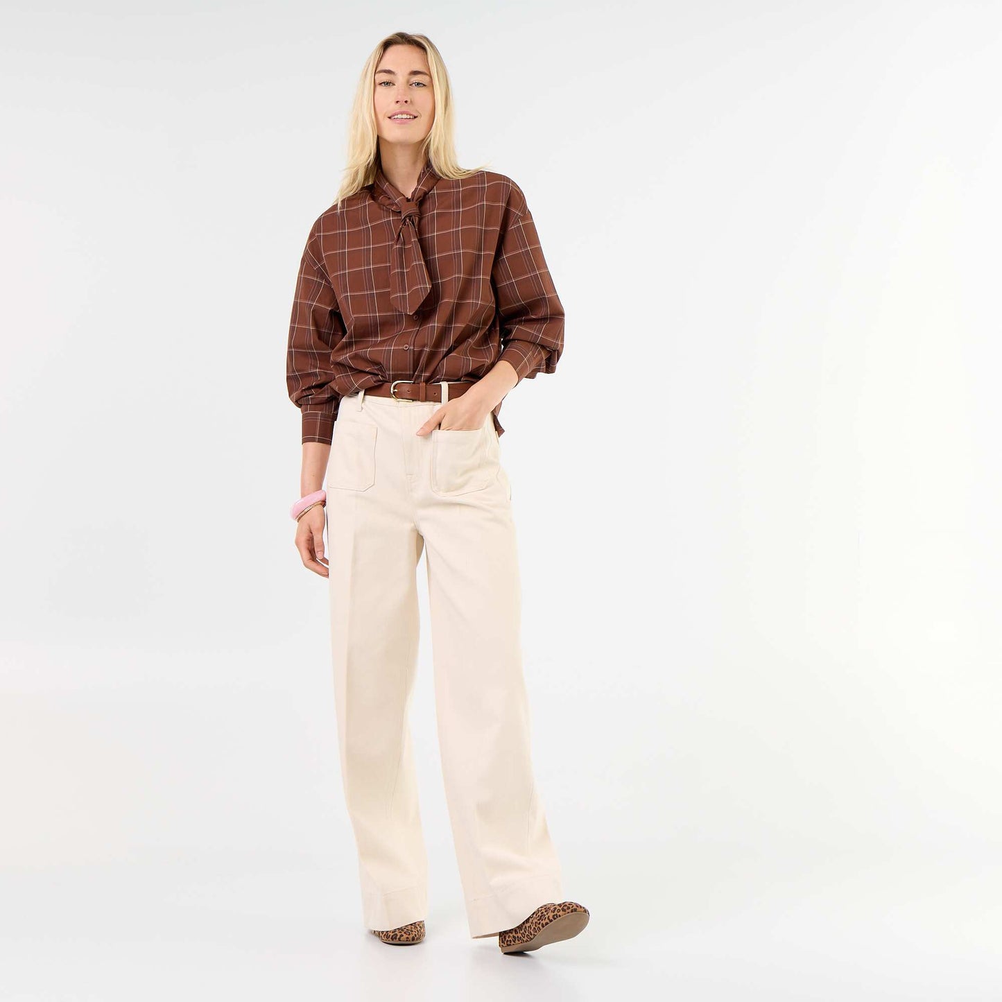 Loose Long-Sleeved Shirt with Pussy-Bow Collar BROWN